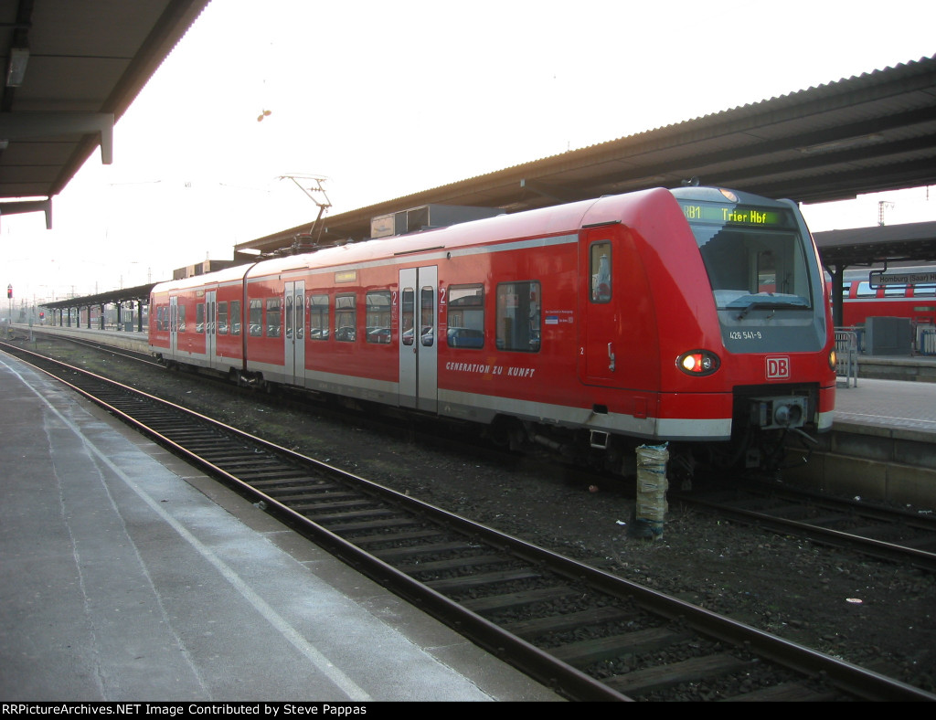 DB 426 541-9 prepares to depart to Trier